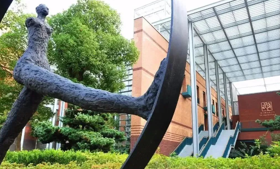 2024年上海包玉剛國際學(xué)校招生學(xué)費是多少？