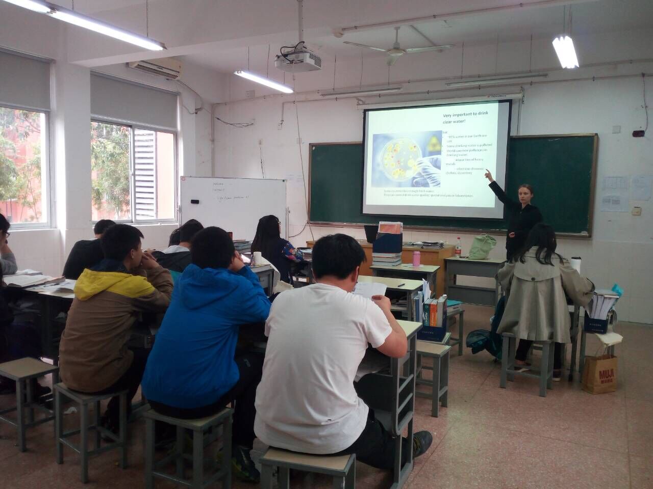“綠色力量”——課程中心的綠色實踐教育