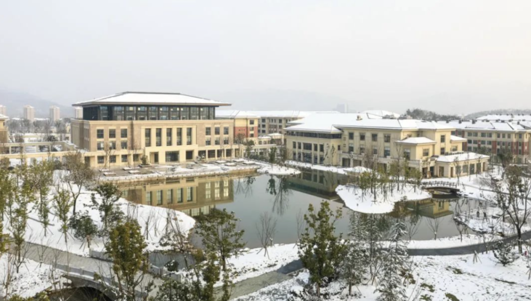 富陽中學(xué)國際部2025年招生計(jì)劃及學(xué)費(fèi)